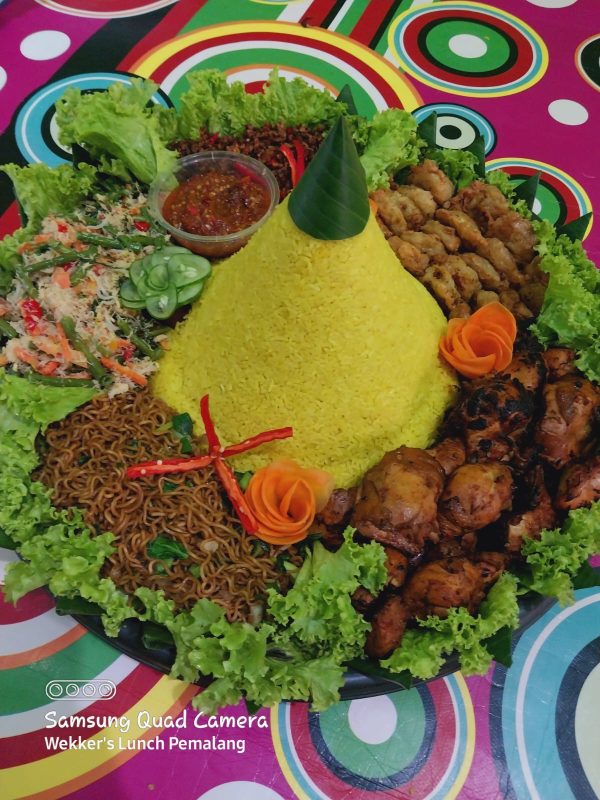 Tumpeng 01