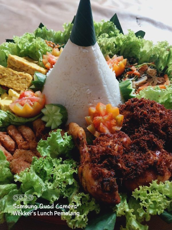 Tumpeng 04